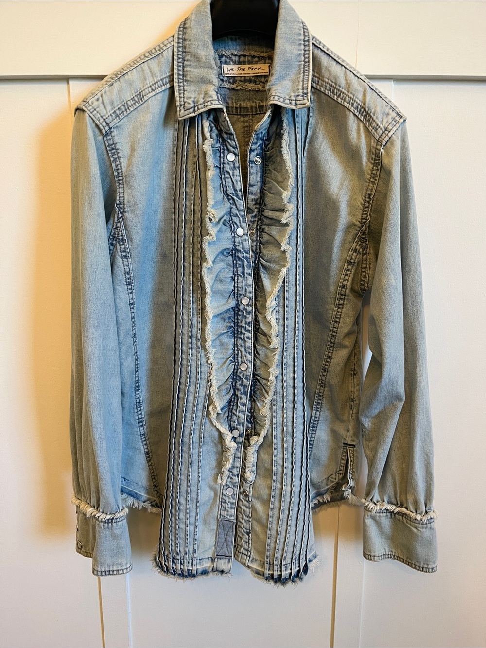 WE THE FREE OVERSIZED DENIM SHIRT XS